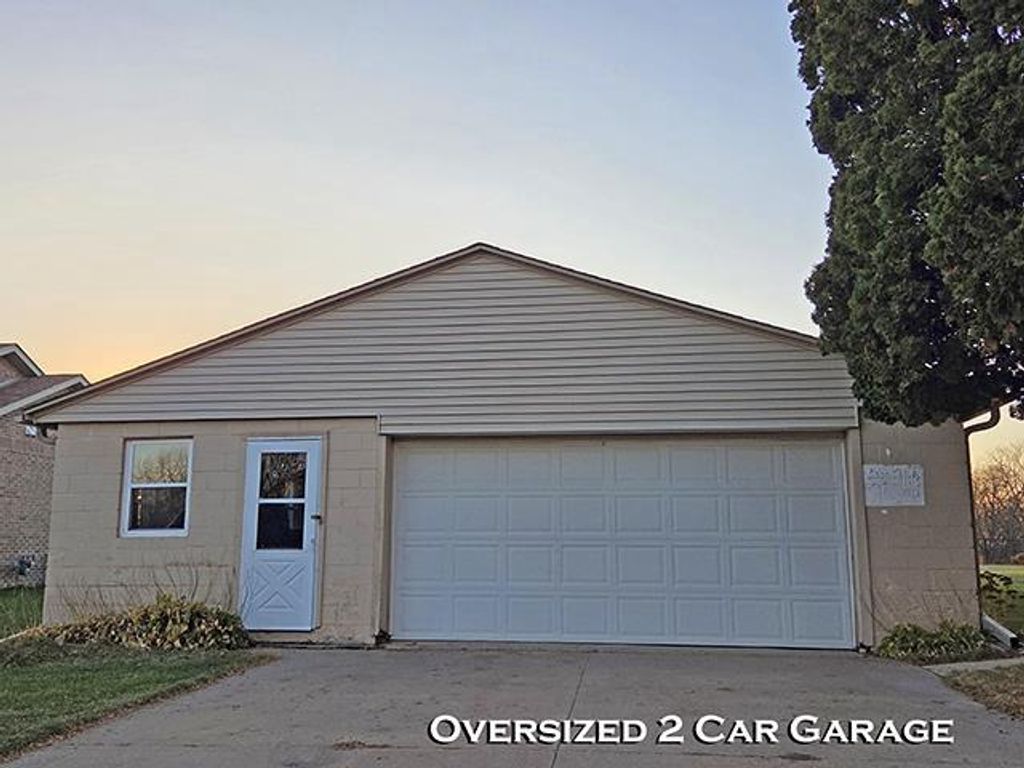 Photo of 530 Western AVENUE, Platteville, WI 53818 (MLS # 2012377)