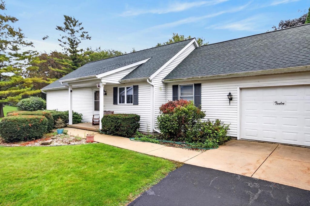 Photo of 12 Linden CIRCLE, Jefferson, WI 53549 (MLS # 50334682)