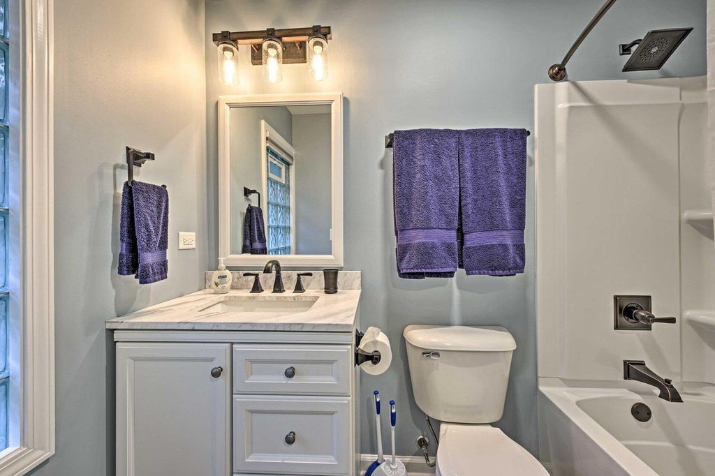 Photo of 1308 E Lake Shore DRIVE, Twin Lakes, WI 53181 (MLS # 1977527)