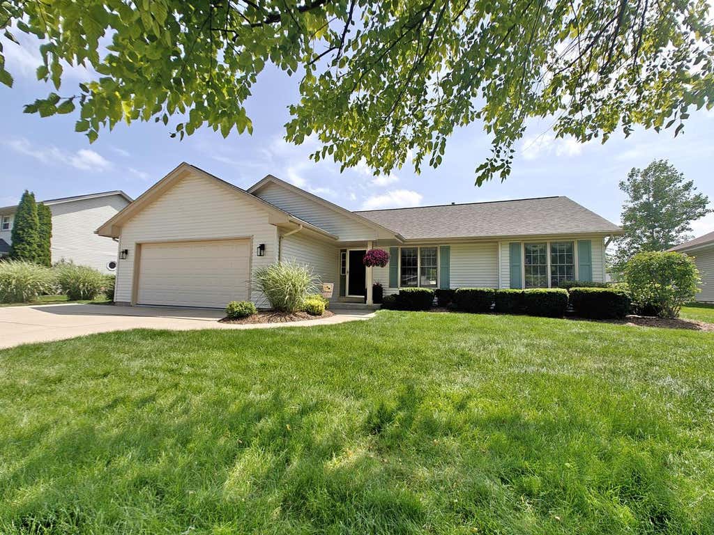 Photo of 1131 E Sommers DRIVE, Oak Creek, WI 53154 (MLS # 1969988)