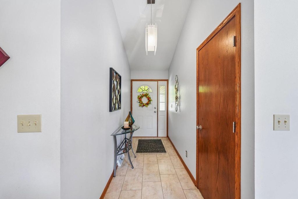 Photo of 1131 E Sommers DRIVE, Oak Creek, WI 53154 (MLS # 1969988)