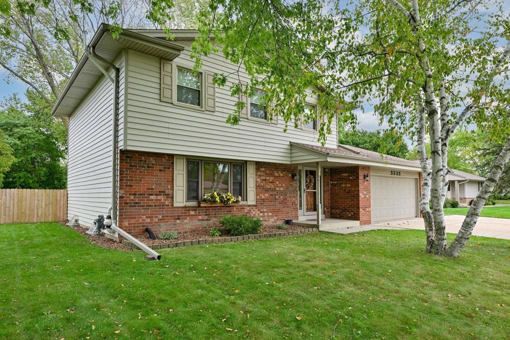 Photo of 5535 N Meadows DRIVE, Racine, WI 53402 (MLS # 1939905)
