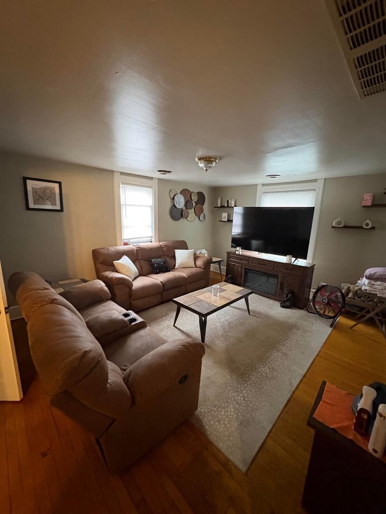 Photo of 2565 N Weil STREET, Milwaukee, WI 53212 (MLS # 2033089)