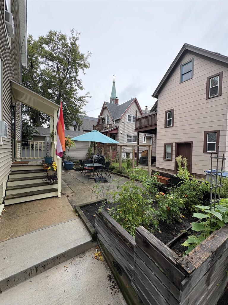 Photo of 2565 N Weil STREET, Milwaukee, WI 53212 (MLS # 2033089)