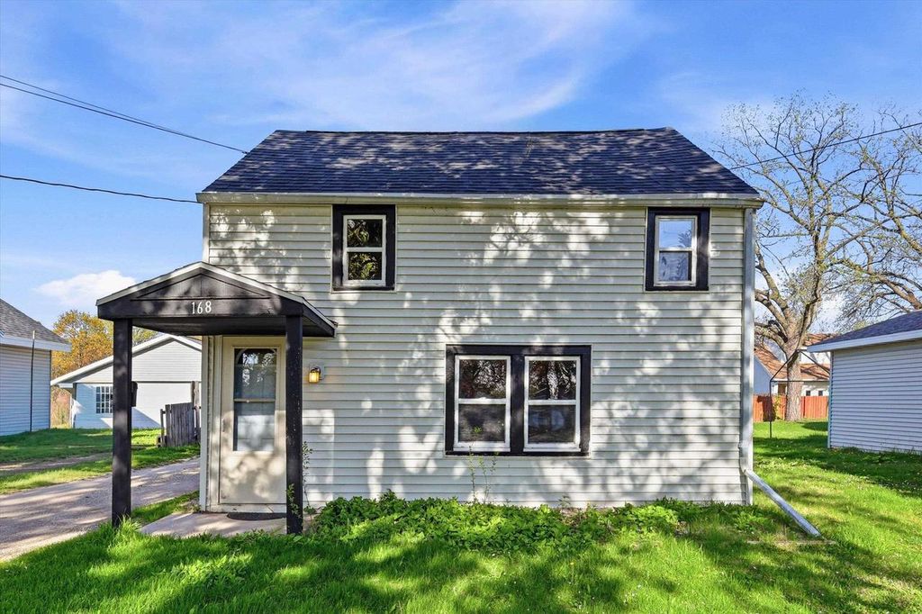 Photo of 168 Gruenwald AVENUE, Neenah, WI 54956 (MLS # 50324880)