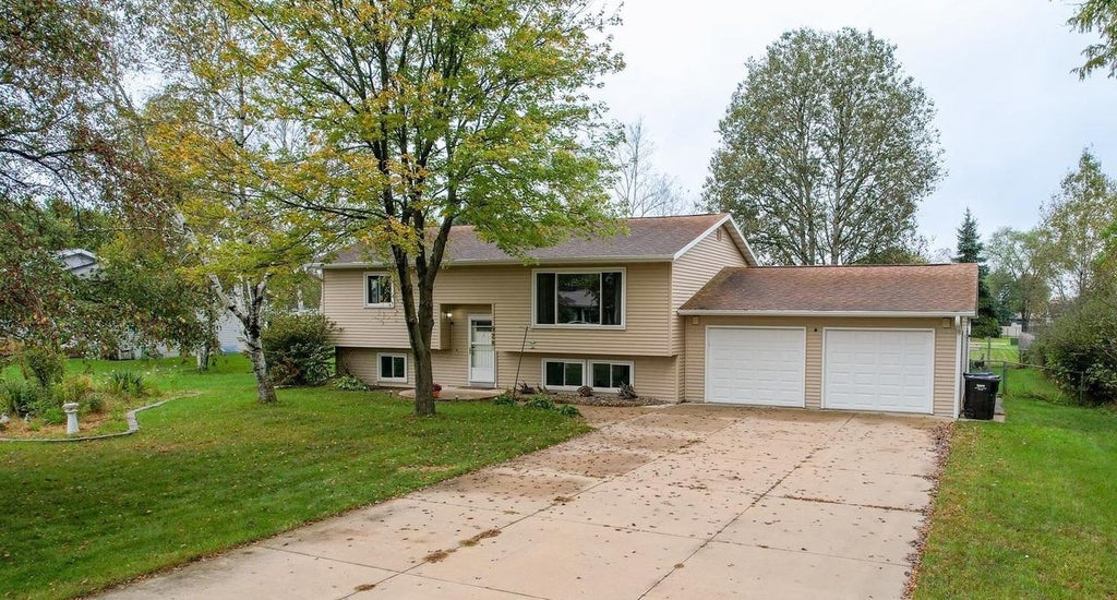 Photo of 928 Pfaff PARKWAY, Sparta, WI 54656 (MLS # 2034175)