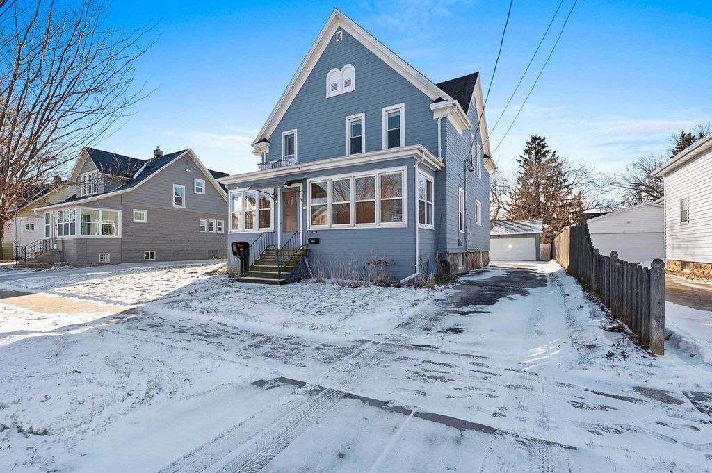 Photo of 425 E Summer STREET, Appleton, WI 54911 (MLS # 50320095)