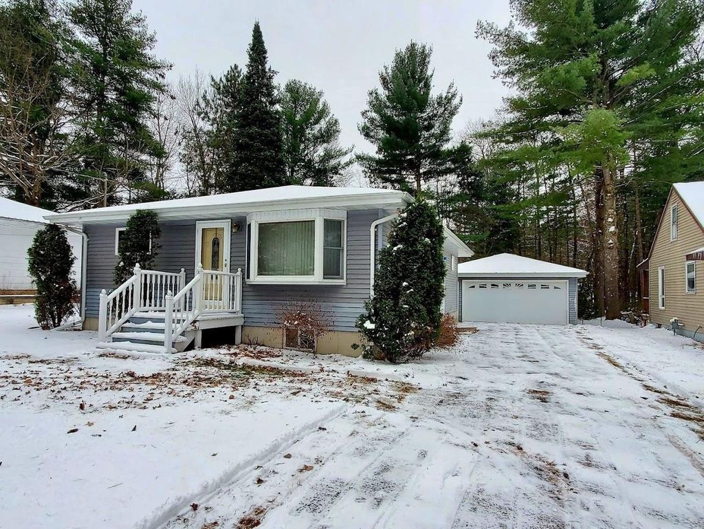 Photo of W8643 Adams Beach DRIVE, Clintonville, WI 54929 (MLS # 50317015)