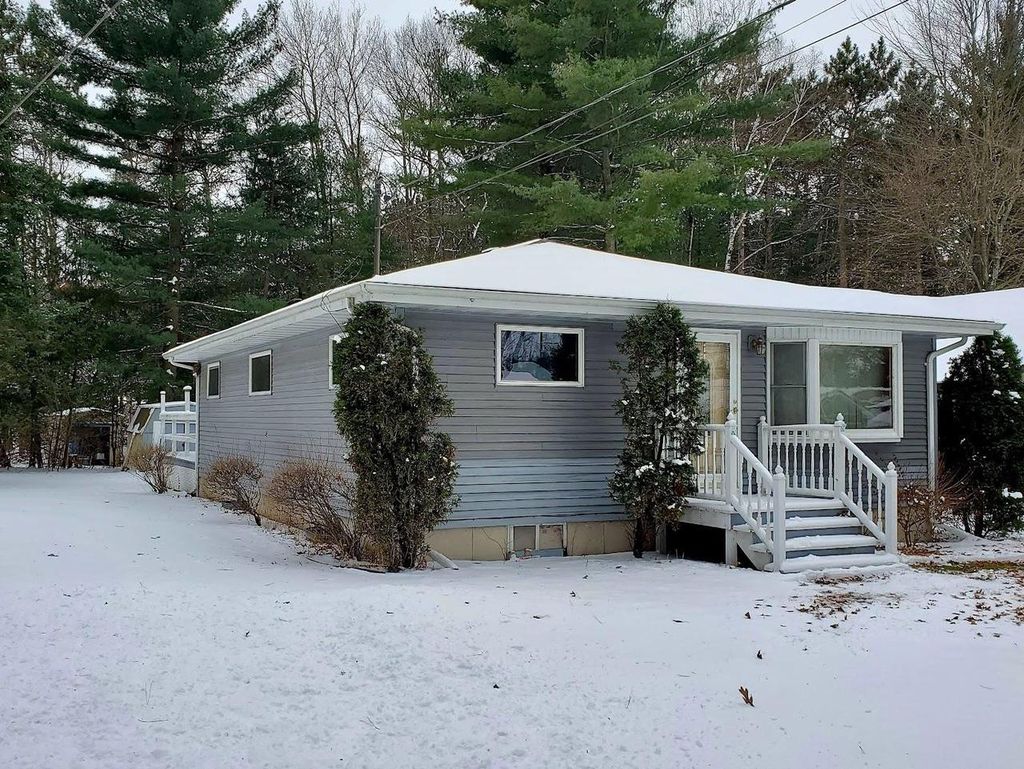 Photo of W8643 Adams Beach DRIVE, Clintonville, WI 54929 (MLS # 50317015)