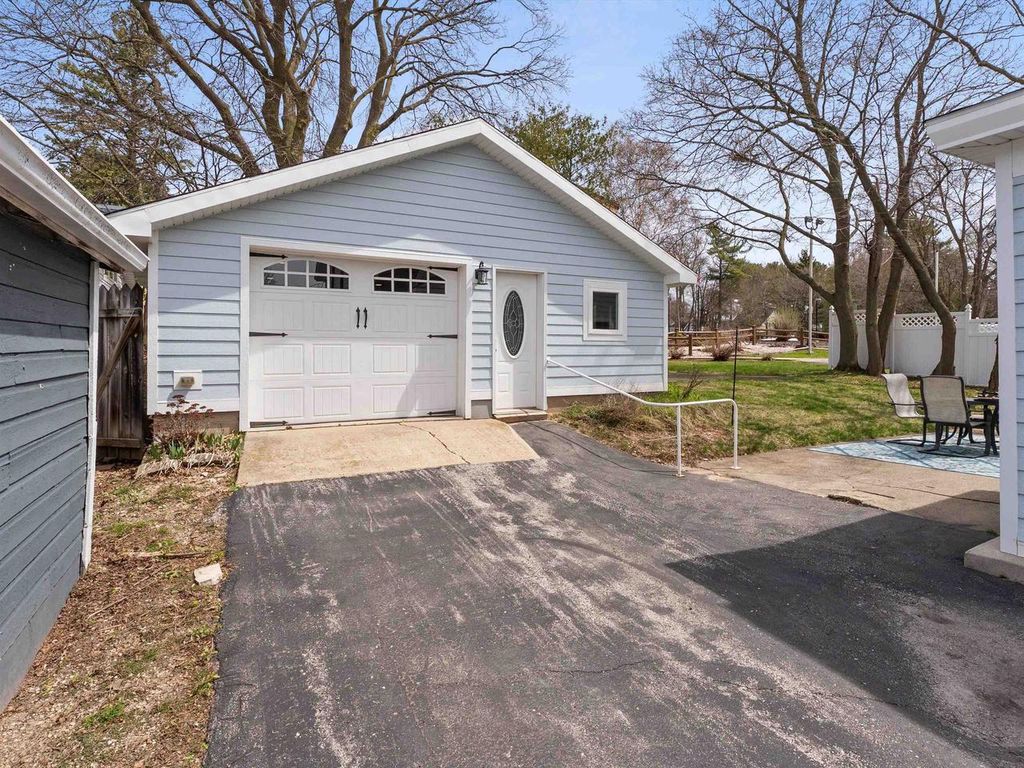 Photo of 222 N 7th AVENUE, Sturgeon Bay, WI 54235 (MLS # 50324366)