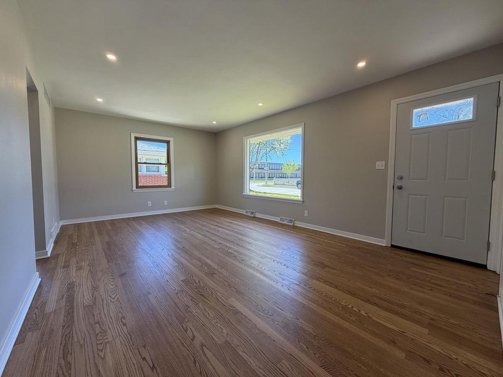 Photo of 1010 Shorecrest DRIVE, Racine, WI 53402 (MLS # 1962357)