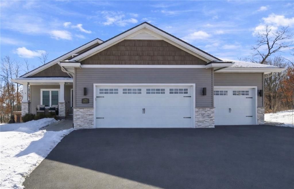 Photo of 4615 S Oakwood Hills PARKWAY, Eau Claire, WI 54701 (MLS # 1598584)