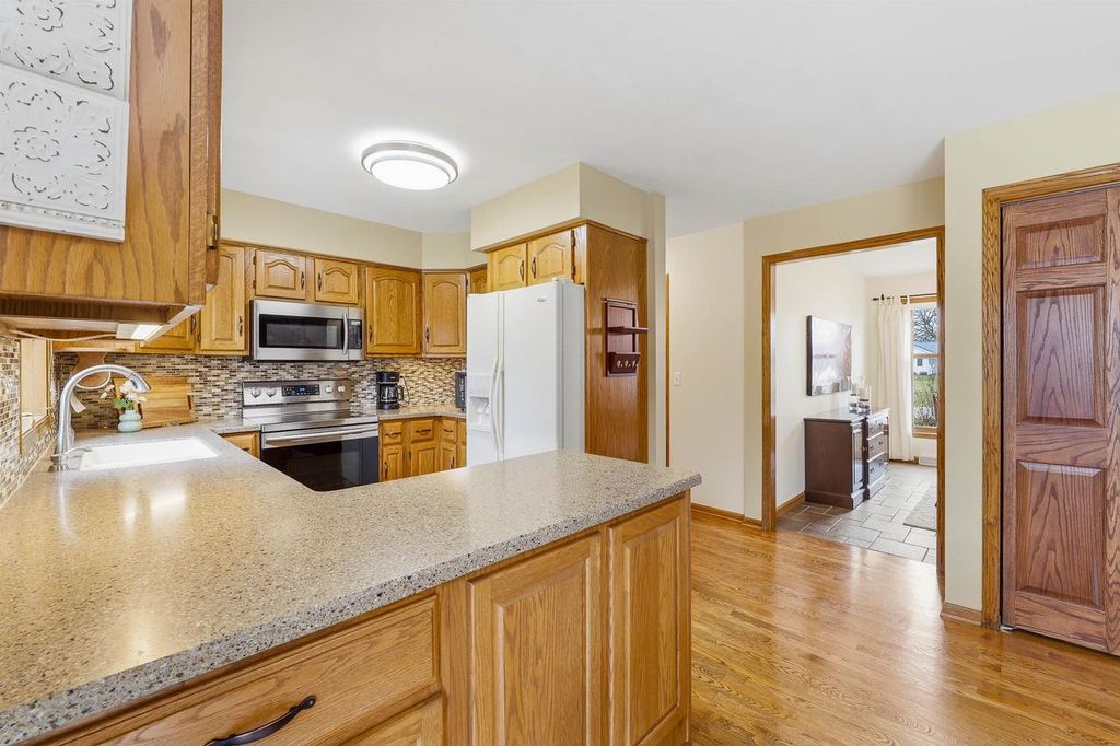 Photo of 1838 Westbreeze DRIVE, Oshkosh, WI 54904 (MLS # 50323141)