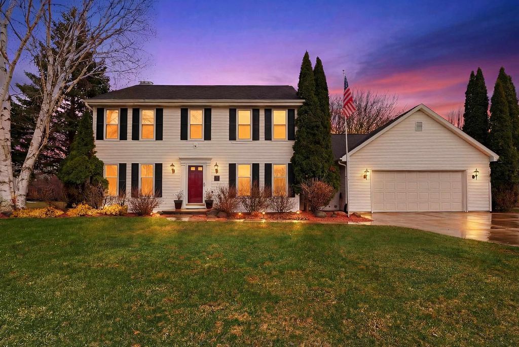 Photo of 1838 Westbreeze DRIVE, Oshkosh, WI 54904 (MLS # 50323141)