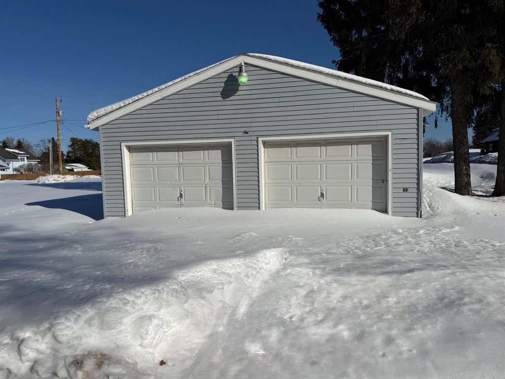 Photo of 600 2nd Ave N Ave, Hurley, WI 54534 (MLS # 6123669)