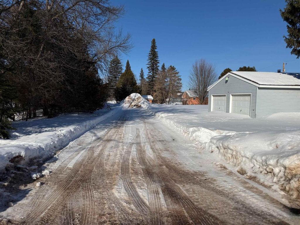 Photo of 600 2nd Ave N Ave, Hurley, WI 54534 (MLS # 6123669)