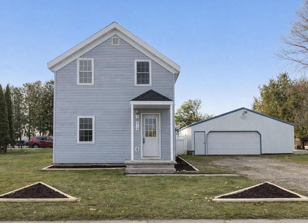 Photo of 219 S Maple AVENUE, Oconto Falls, WI 54154 (MLS # 50319624)