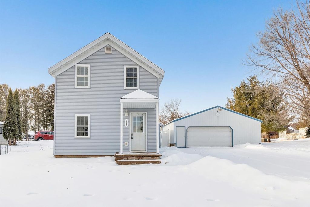 Photo of 219 S Maple AVENUE, Oconto Falls, WI 54154 (MLS # 50319624)