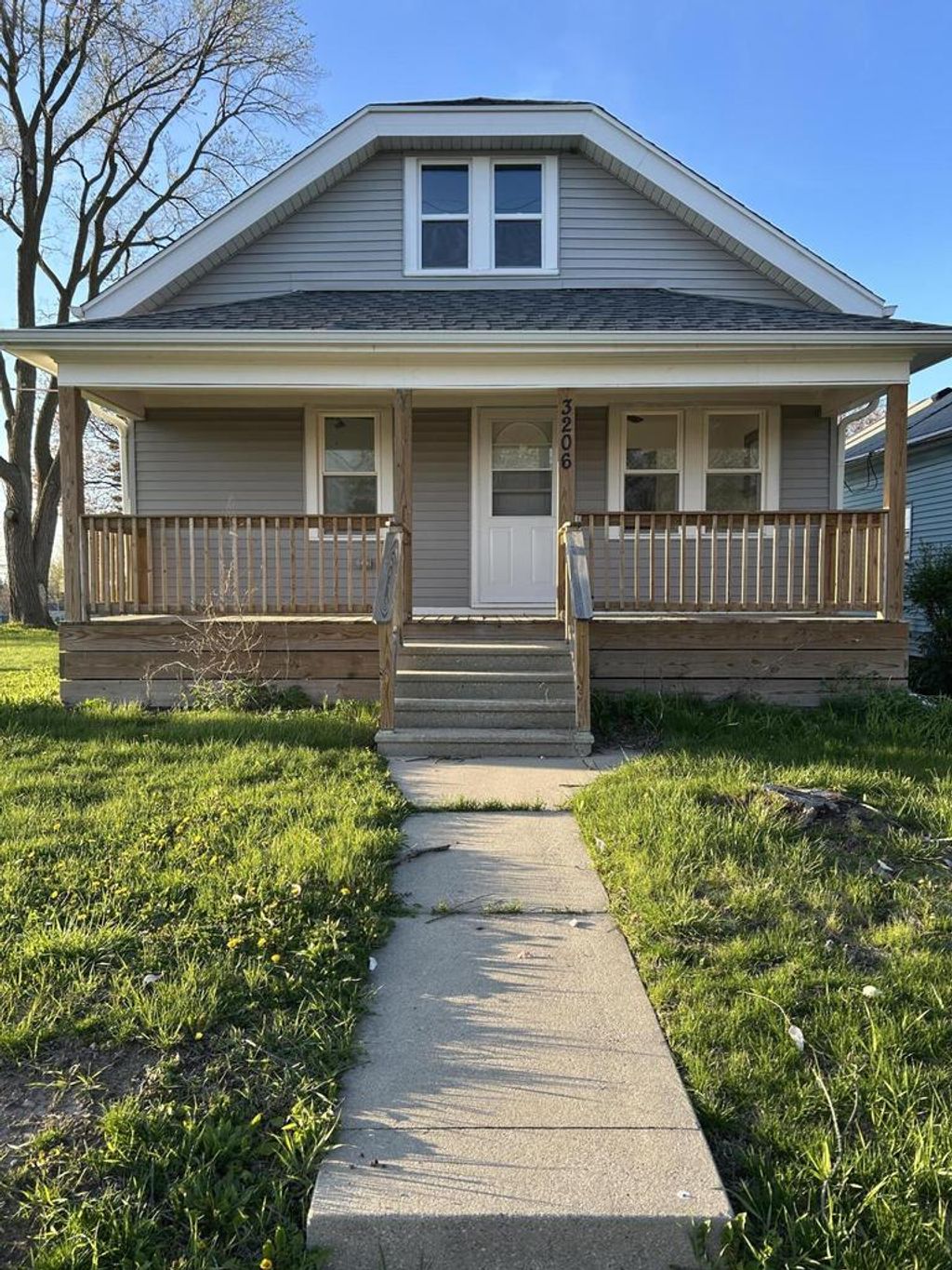 Photo of 3206 E Grange AVENUE, Cudahy, WI 53110 (MLS # 1959563)