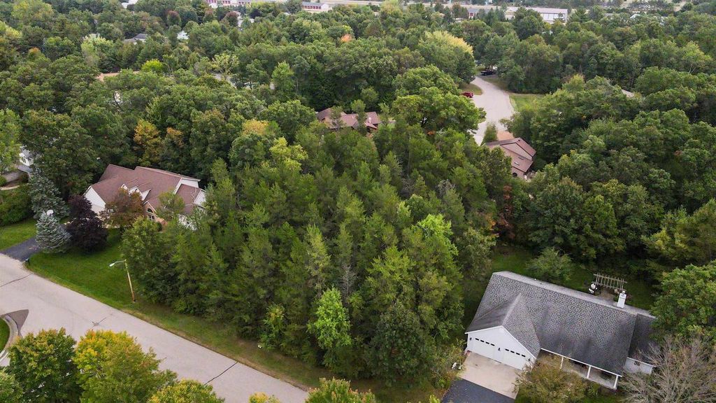 Photo of 1500 Brookshire DRIVE, Plover, WI 54467 (MLS # 22504770)