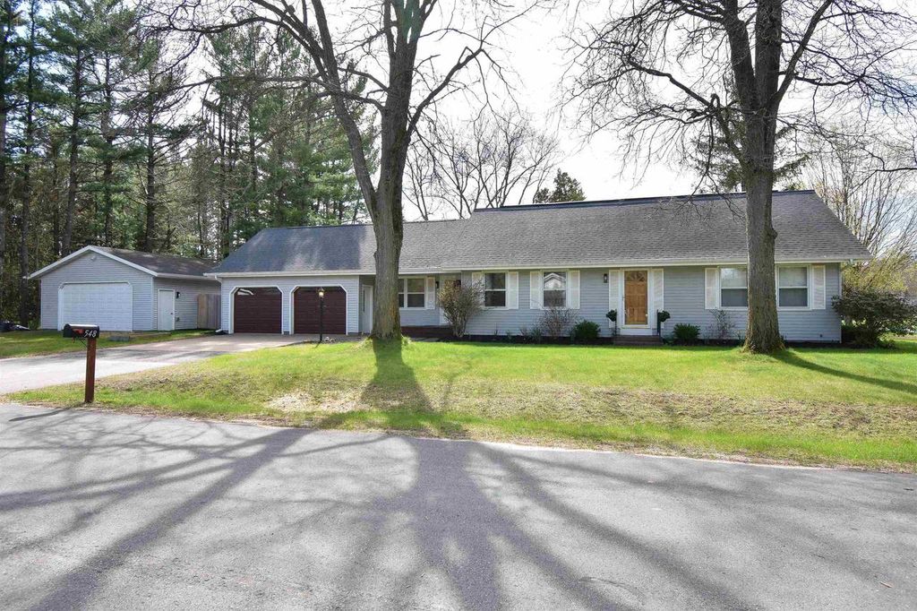Photo of 548 Janick Circle West Cir, Stevens Point, WI 54481 (MLS # 22601838)