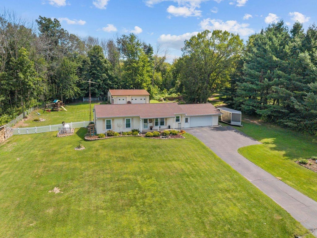Photo of N5328 Collier ROAD, New London, WI 54961 (MLS # 50331852)
