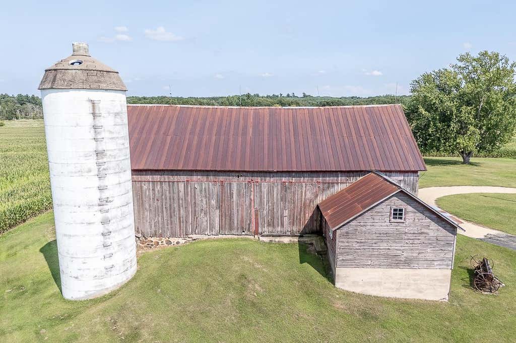 Photo of N3212 Bean City ROAD, New London, WI 54961 (MLS # 50330714)