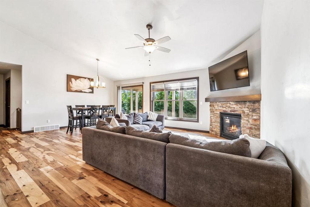 Photo of 4235 N Shadywood COURT, Appleton, WI 54913 (MLS # 50316170)