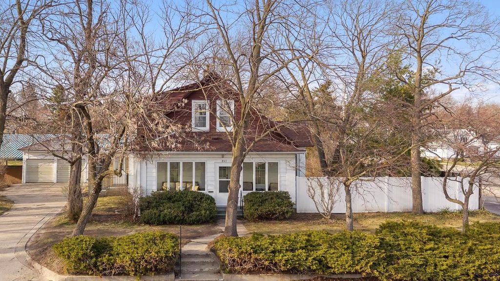 Photo of 809 W Edgewater STREET, Portage, WI 53901 (MLS # 2019934)