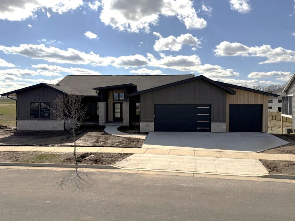 Photo of 7687 Stonecrop WAY, Deforest, WI 53532 (MLS # 2017936)