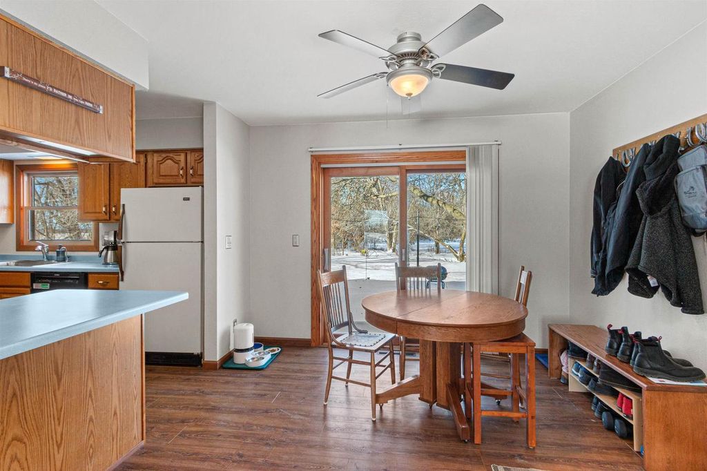 Photo of 5390 County Road Q, Amherst, WI 54406 (MLS # 22601112)