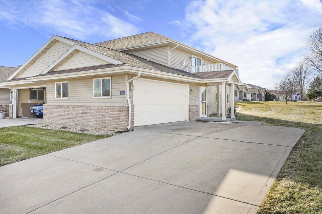 Photo of 190 Valley DRIVE, Lodi, WI 53555 (MLS # 2016716)