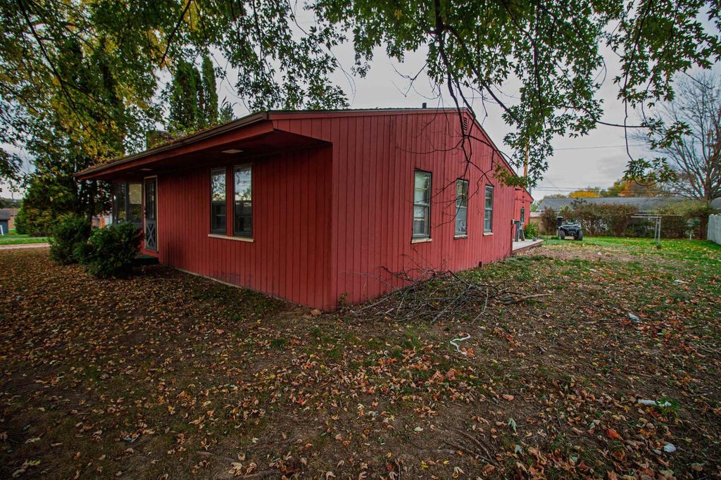 Photo of 325 Sunset PLACE, Neillsville, WI 54456 (MLS # 22605271)