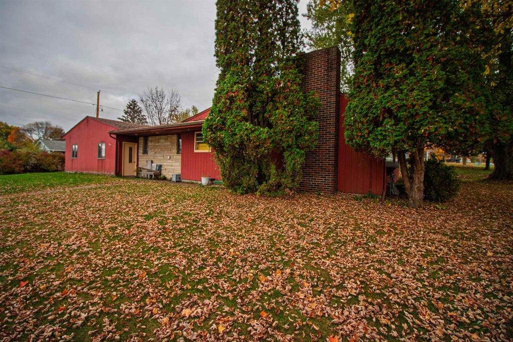 Photo of 325 Sunset PLACE, Neillsville, WI 54456 (MLS # 22605271)