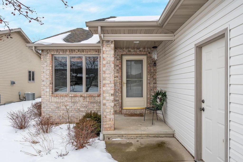 Photo of 1579 Pond View DRIVE, Neenah, WI 54956 (MLS # 50320643)