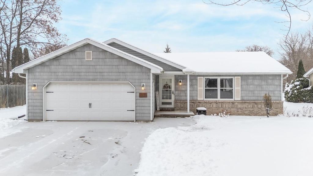 Photo of 3248 S Blue Spruce LANE, Appleton, WI 54915 (MLS # 50318779)