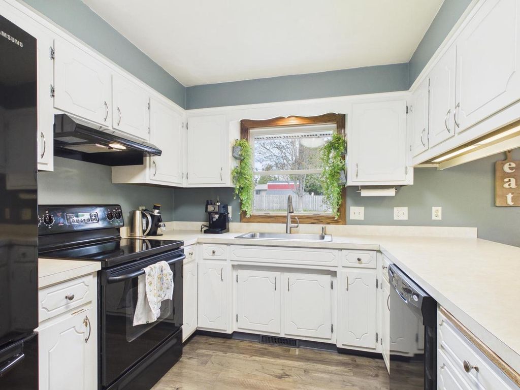 Photo of W1942 Vandenberg STREET, Kaukauna, WI 54130 (MLS # 50324850)
