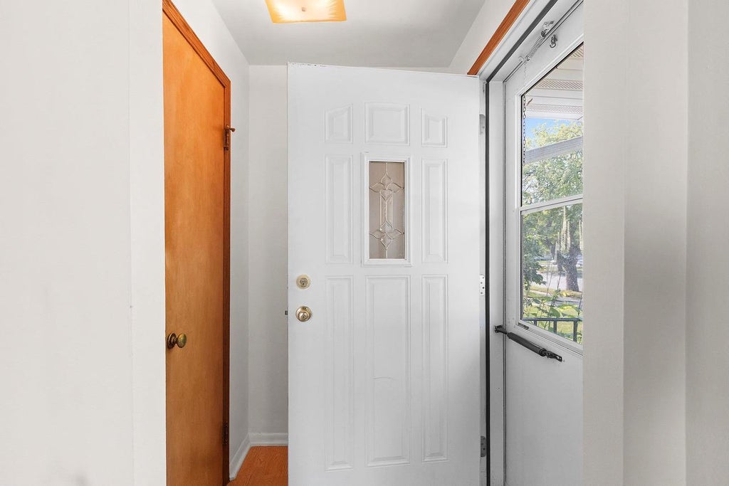 Photo of 1926 Hillview DRIVE, Green Bay, WI 54202 (MLS # 50329930)