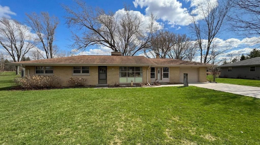 Photo of N70W13080 Brentwood DRIVE, Menomonee Falls, WI 53051 (MLS # 50324164)