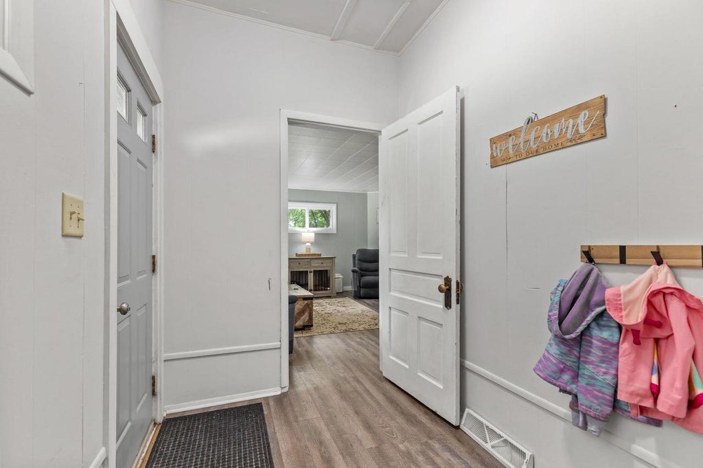 Photo of 833 Jefferson STREET, Oshkosh, WI 54901 (MLS # 50330821)