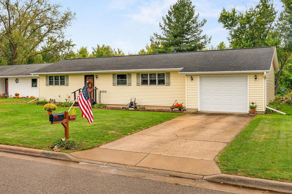 Photo of 2956 Marion ROAD SOUTH ROAD S, La Crosse, WI 54601 (MLS # 1938296)