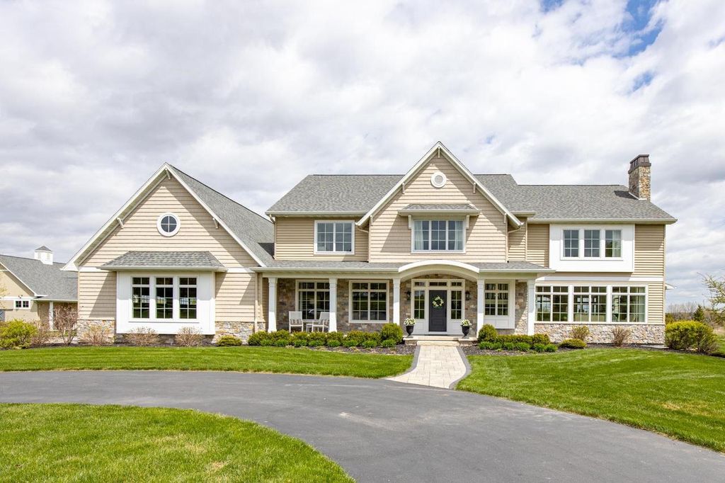 Photo of W3678 Equestrian TRAIL, Appleton, WI 54913 (MLS # 50325256)