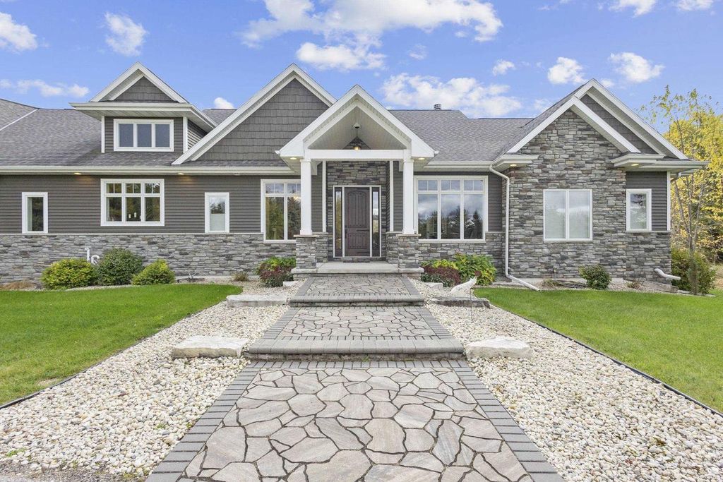 Photo of 5343 Sundust COURT, De Pere, WI 54115 (MLS # 50317341)