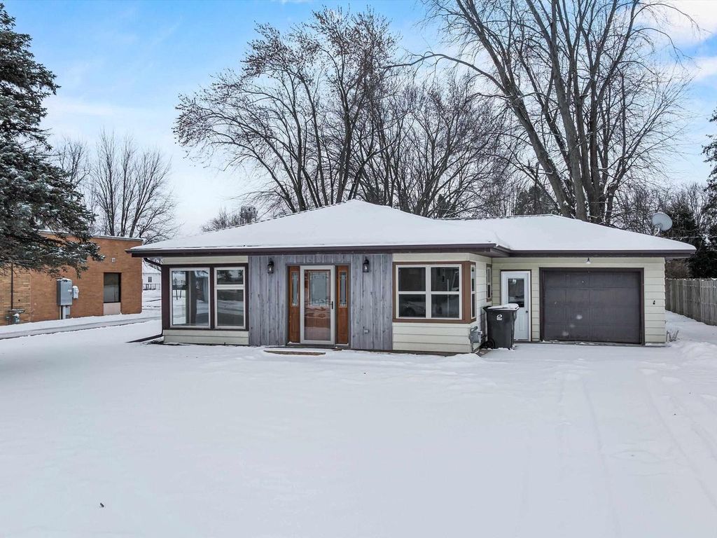 Photo of 205 W Clark STREET, Spencer, WI 54479 (MLS # 22505679)