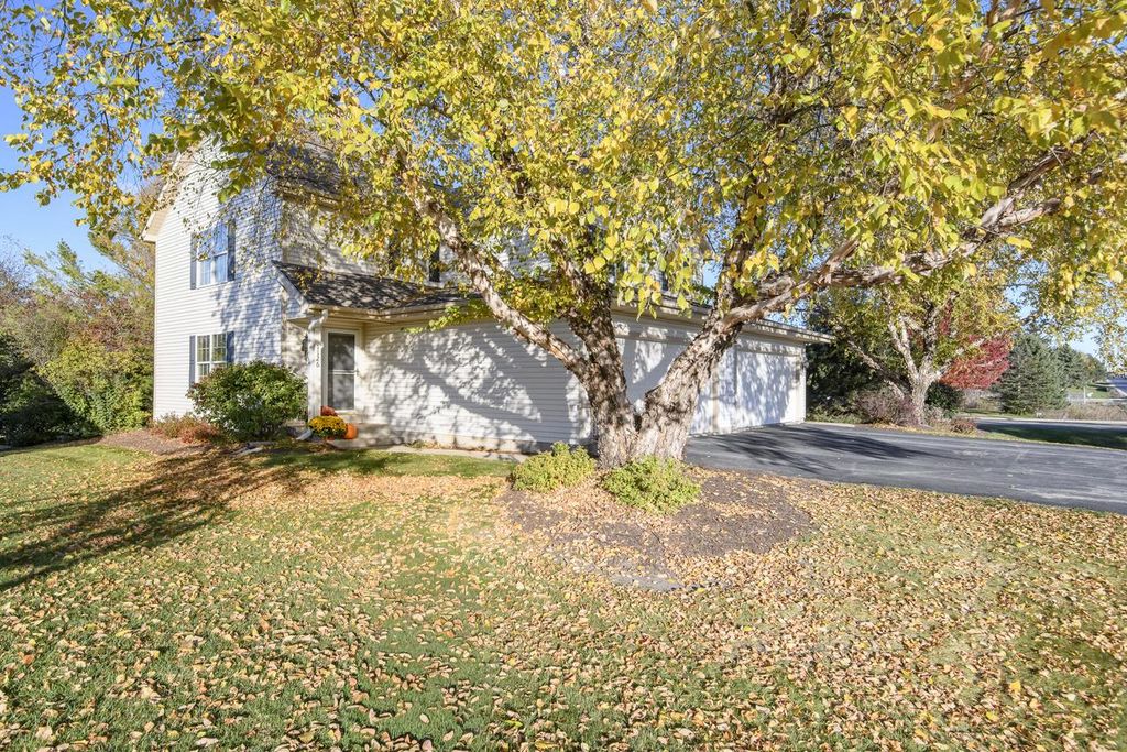 Photo of W1124 Marietta AVENUE #W1126, Ixonia, WI 53036 (MLS # 1949983)