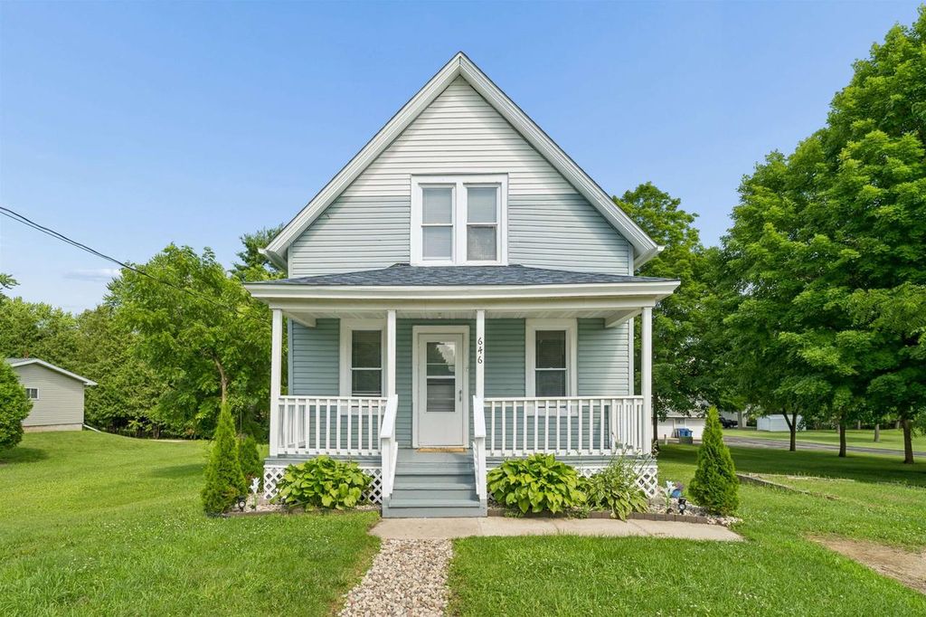 Photo of 646 S Mill STREET, Hortonville, WI 54944 (MLS # 50328911)
