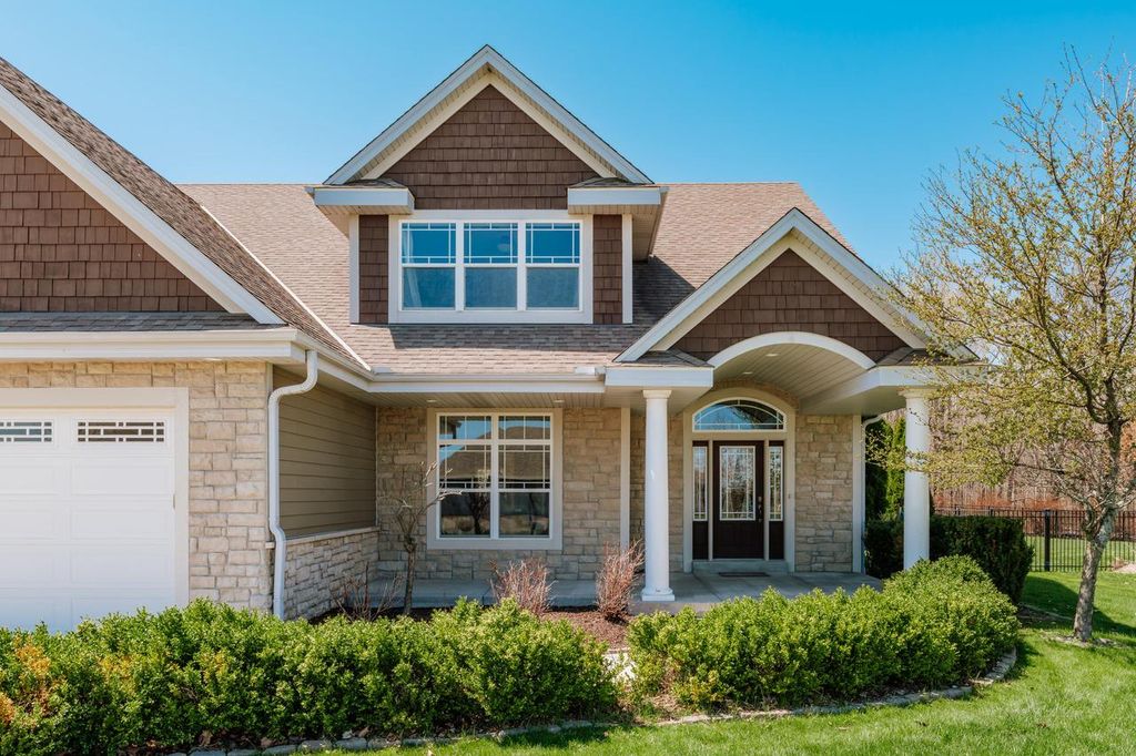 Photo of 9989 S 31st STREET, Franklin, WI 53132 (MLS # 1959431)