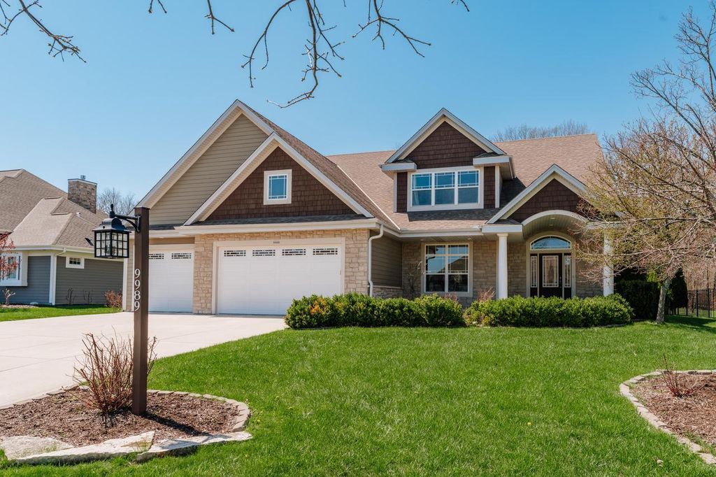 Photo of 9989 S 31st STREET, Franklin, WI 53132 (MLS # 1959431)