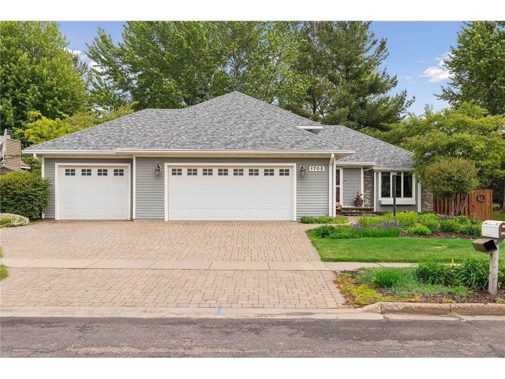 Photo of 1705 Laurel AVENUE, Hudson, WI 54016 (MLS # 7080331)