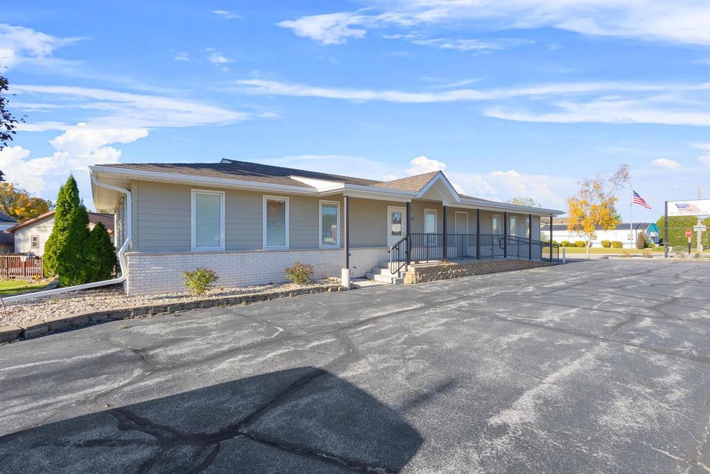Photo of 2131 Calumet DRIVE, New Holstein, WI 53061 (MLS # 50325764)